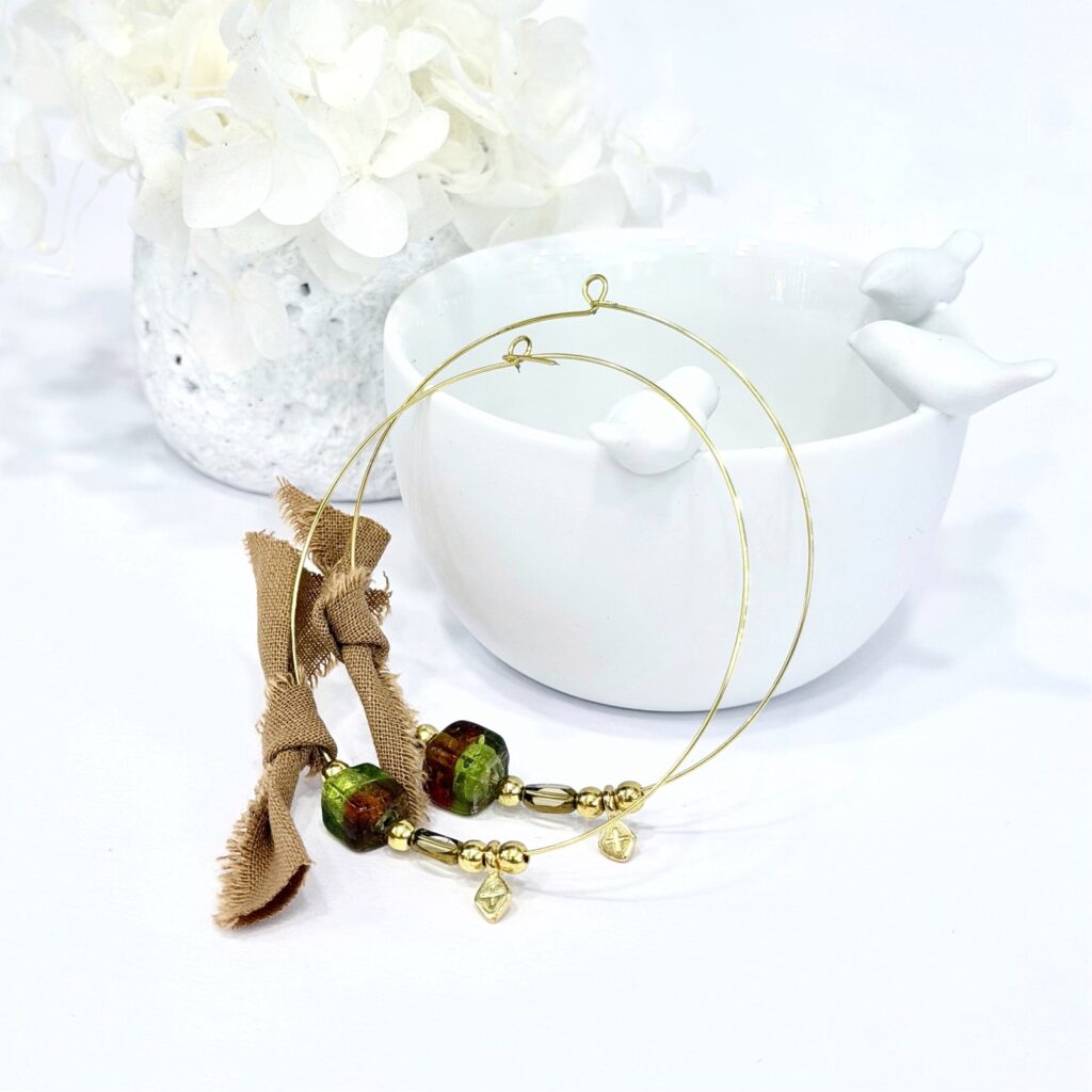 GP.33-Βραχιόλι-ατσάλινο-σύρμα-με-γυαλωμένη-χάντρα-και-σταυρό-24Κ